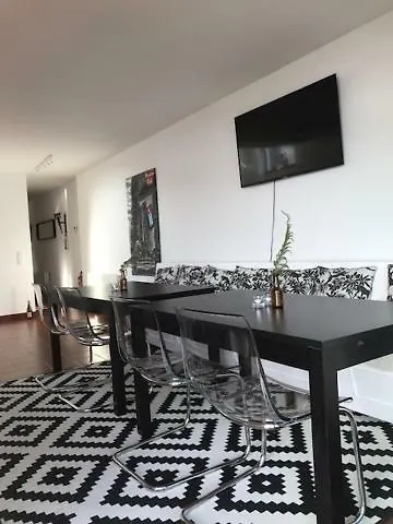 Swedish House Каминья